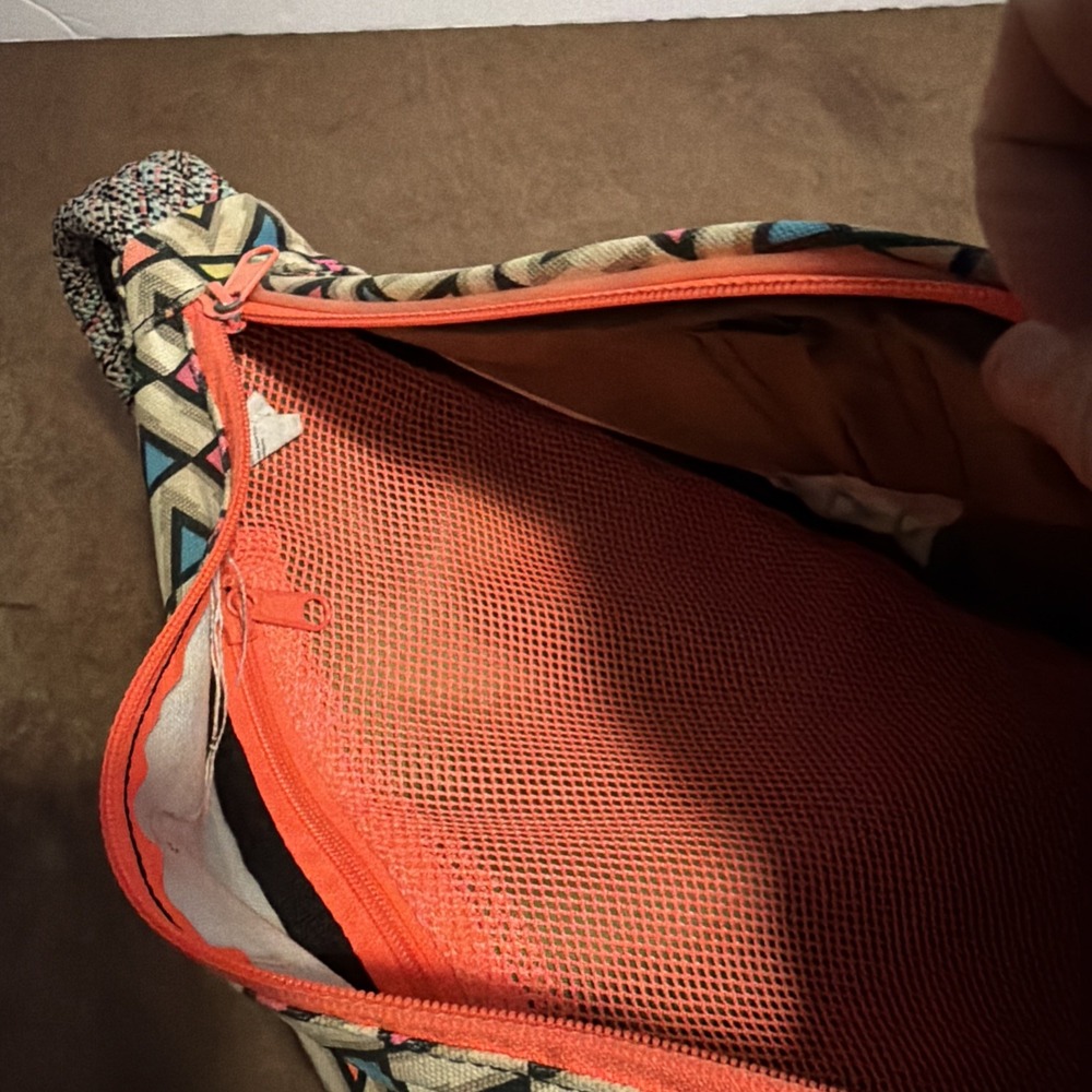 KAVU Paxton Pack backpack rope sling bag in a colorful pattern - Picture 5 of 6